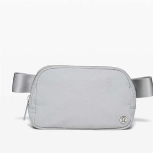 Lululemon- Everywhere Belt Bag 1L - Silver Drop